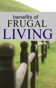 There are many benefits of frugal living as well as a couple drawbacks. Learn what to watch out for and how to change your life with frugal living.