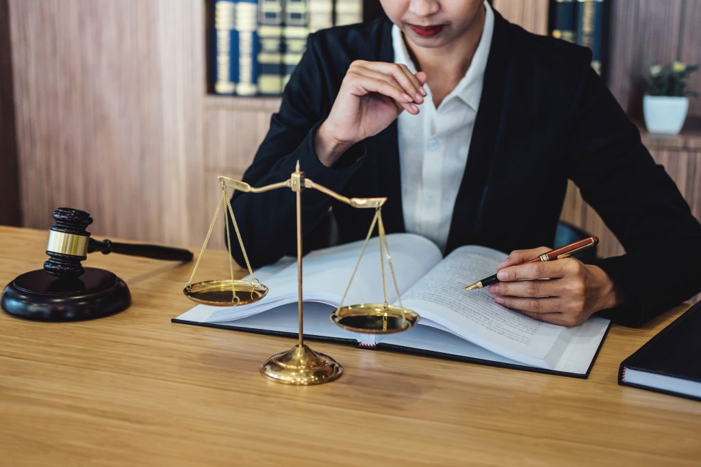 financial lawyer