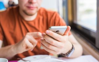 Checking your phone too often may make you seem untrustworthy