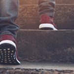Certain walking habits can make you an easy target for criminals.