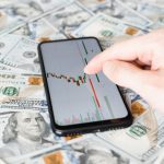 Certain investing apps glitch during market crashes.