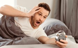 Some Nighttime Habits Guarantee You’ll Oversleep Tomorrow