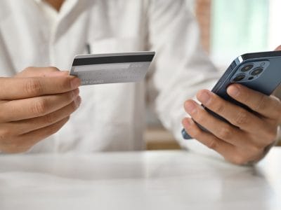 Gift Anxiety: Do You Finally Realize Why You Avoid Looking at Your Bank App in December?